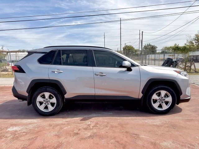 Used 2019 Toyota RAV4 XLE FWD image 4