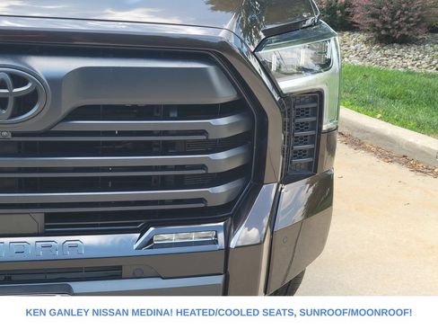 Used 2025 Toyota Tundra Limited AWD/4WD image 12