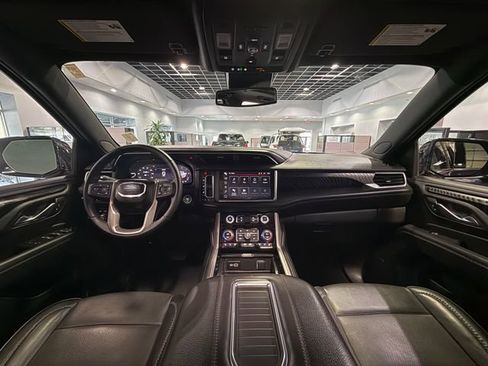 Used 2024 GMC Yukon Denali AWD/4WD image 16
