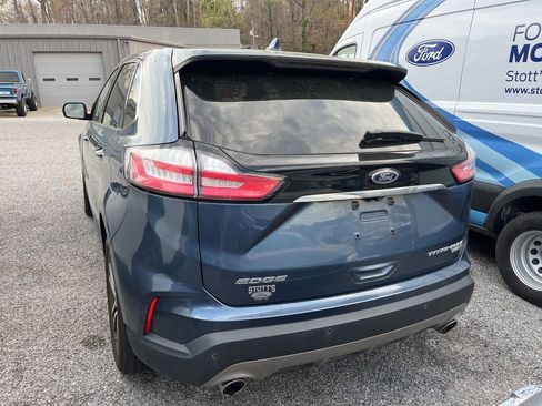 Used 2019 Ford Edge Titanium w/ Cold Weather Package image 10