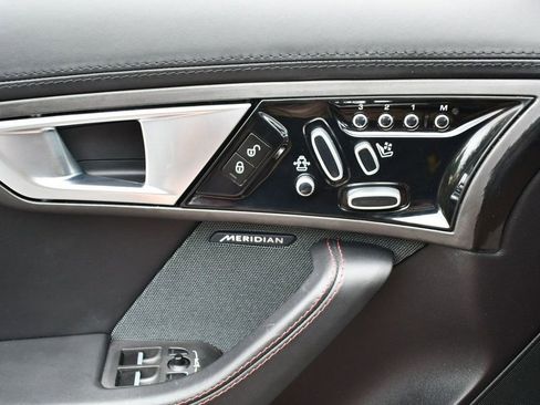 Used 2015 Jaguar F-TYPE Coupe image 13