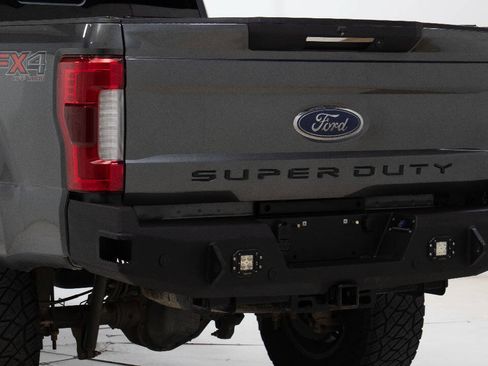 Used 2019 Ford F250 Lariat w/ Lariat Ultimate Package AWD/4WD image 14