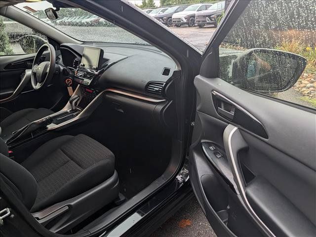 Used 2022 Mitsubishi Eclipse Cross LE FWD image 11