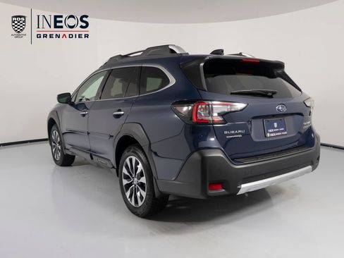 Used 2025 Subaru Outback Touring XT AWD/4WD image 4