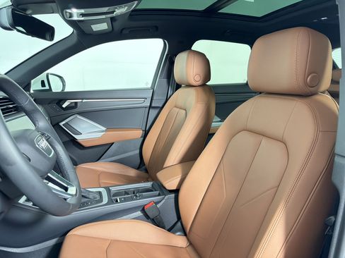 Certified 2025 Audi Q3 2.0T Premium w/ Convenience Package image 36