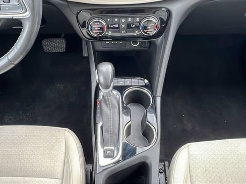 Used 2021 Buick Encore GX Select FWD image 18