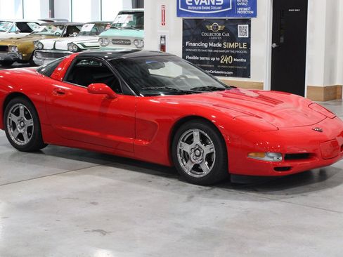 Used 1999 Chevrolet Corvette Coupe w/ Memory Pkg RWD image 22