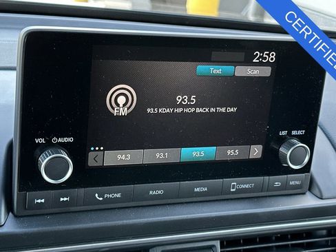 Certified 2025 Honda Pilot Sport image 21