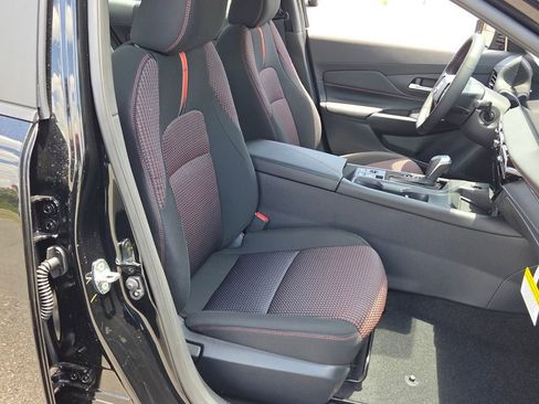 New 2026 Nissan Sentra SR FWD image 13