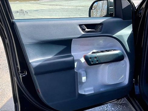 Used 2022 Ford Maverick XLT image 23