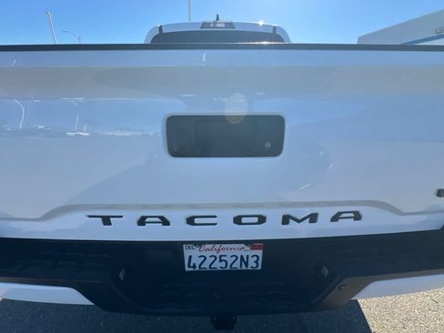 Used 2020 Toyota Tacoma TRD Off-Road w/ Technology Package RWD image 19
