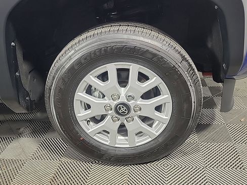 Used 2025 Toyota Tacoma SR5 image 3