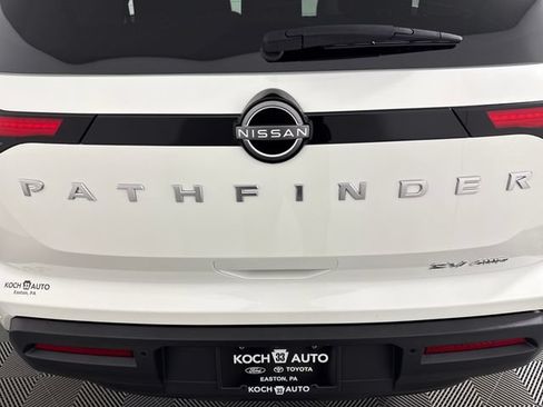 Used 2024 Nissan Pathfinder SV AWD/4WD image 19