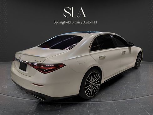 Used 2022 Mercedes-Benz S 580 4MATIC Sedan w/ AMG Line Package image 4