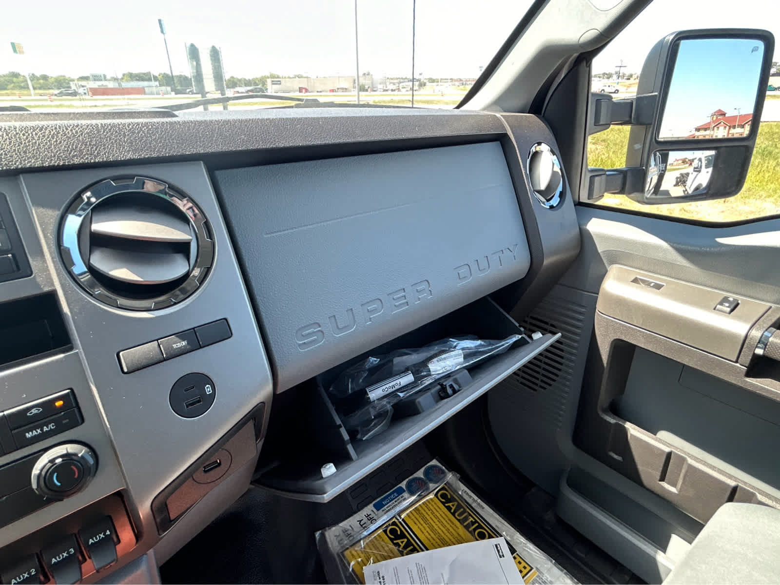 Used 2023 Ford F650 2WD Crew Cab Super Duty image 28