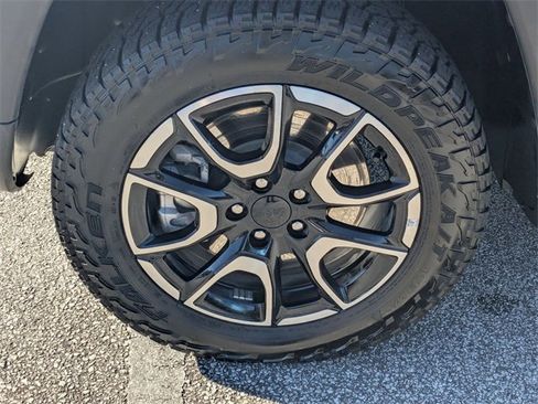 Used 2024 Jeep Compass Trailhawk image 10