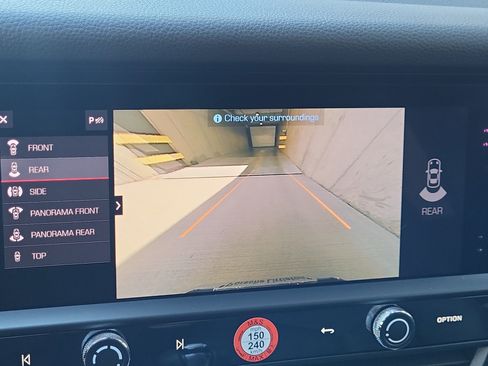 Certified 2026 Porsche Macan AWD/4WD image 35