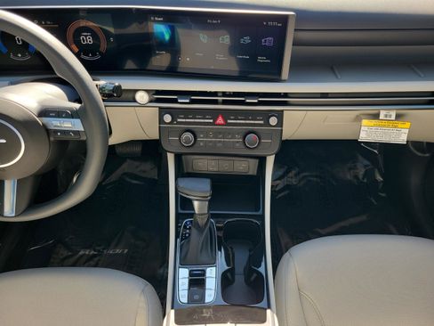 New 2026 Hyundai Tucson SE image 12