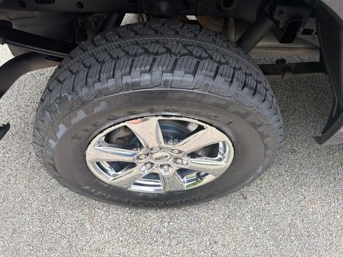 Used 2019 Ford F150 XLT w/ Equipment Group 302A Luxury AWD/4WD image 9