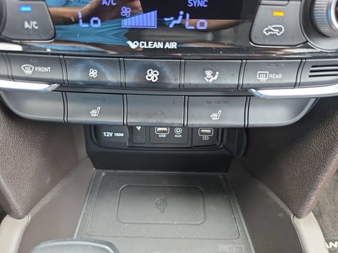 Used 2020 Hyundai Santa Fe SEL w/ Convenience Package FWD image 25