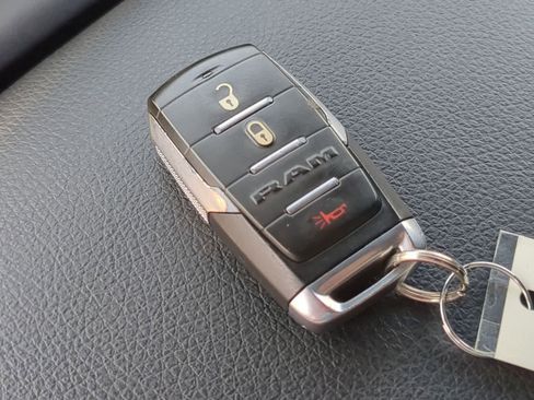 Certified 2023 RAM 1500 Big Horn image 33