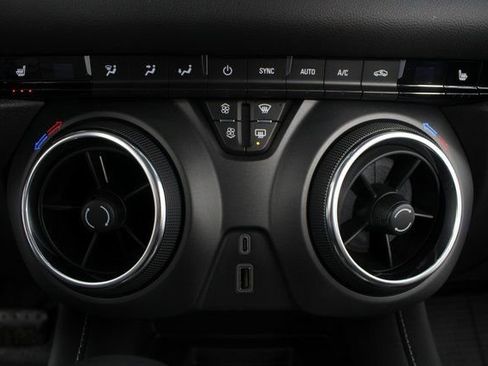 Used 2024 Chevrolet Blazer LT w/ Convenience Package image 6