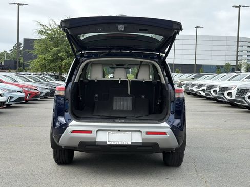 Used 2022 Nissan Pathfinder SL AWD/4WD image 15