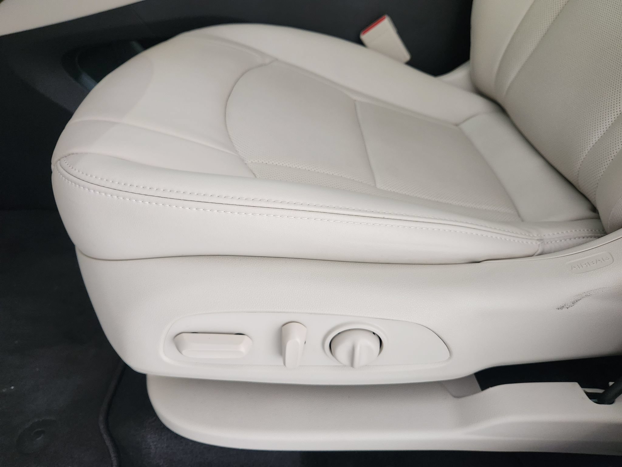 Used 2023 Buick Enclave Essence w/ Trailering Package, 5000 lbs. FWD image 24