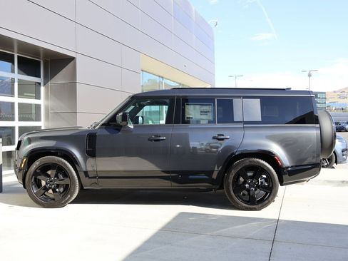 New 2026 Land Rover Defender 130 X-Dynamic SE AWD/4WD image 9
