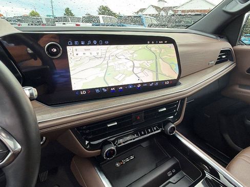 Used 2025 Chevrolet Tahoe High Country AWD/4WD image 6