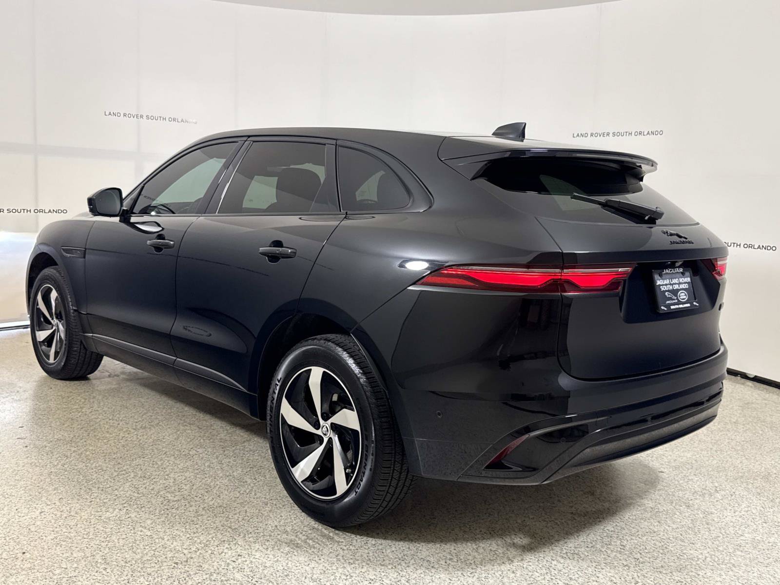 Certified 2026 Jaguar F-PACE R-Dynamic S AWD/4WD image 3
