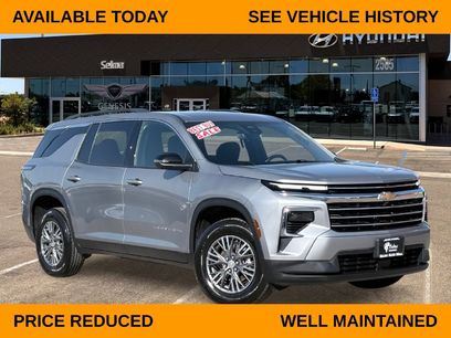 Used 2024 Chevrolet Traverse LT