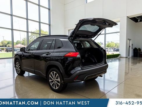 Used 2025 Toyota Corolla Cross XLE AWD/4WD image 26