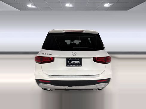 Used 2022 Mercedes-Benz GLB 250 image 10