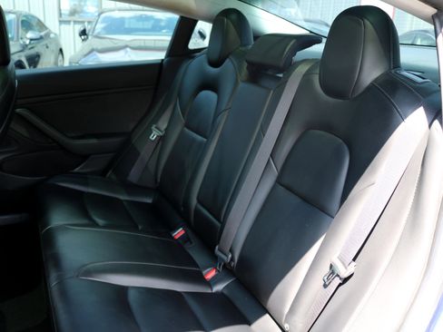 Used 2019 Tesla Model 3 Performance image 27