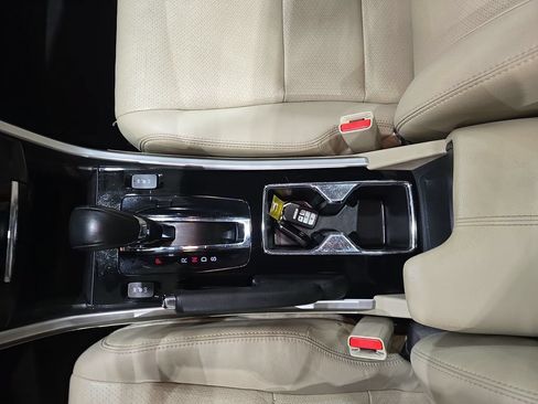 Used 2017 Honda Accord EX-L image 25