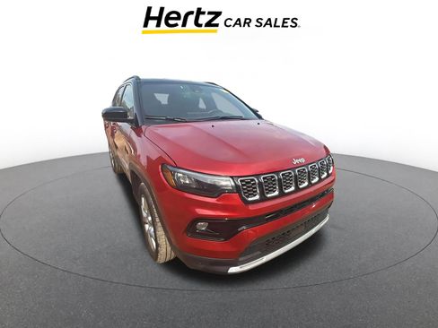 Used 2025 Jeep Compass Limited image 1