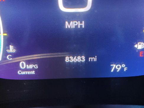 Used 2017 Chrysler Pacifica Touring-L Plus w/ Advanced Safetytec Group FWD image 2