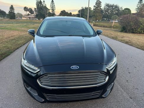 Used 2015 Ford Fusion SE w/ Equipment Group 202A image 7