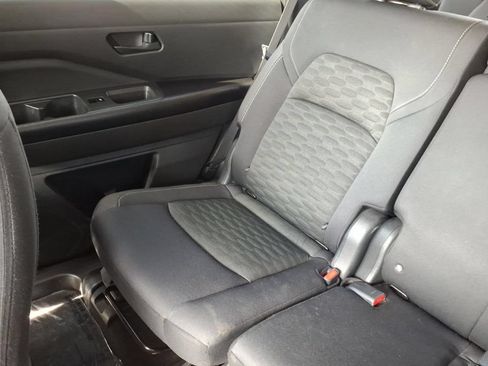 Used 2023 Nissan Pathfinder S FWD image 18