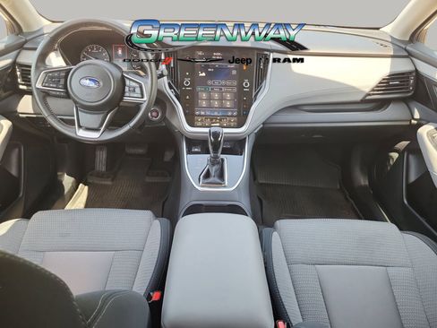 Used 2025 Subaru Outback Premium AWD/4WD image 9