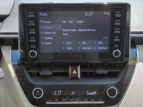 Used 2020 Toyota Corolla LE image 16