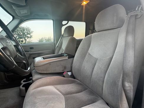 Used 2004 Chevrolet Silverado 3500 2WD Crew Cab w/ Heavy-Duty Power Package image 10