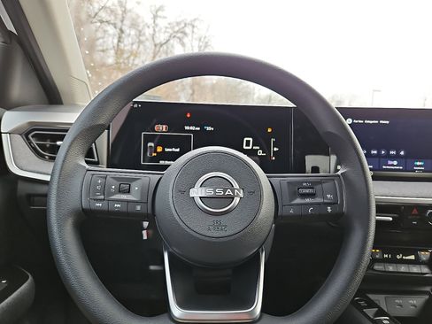 New 2026 Nissan Kicks SV image 16