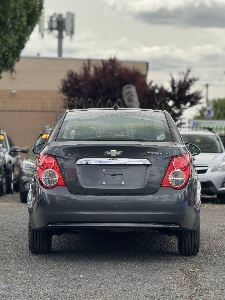 Used 2013 Chevrolet Sonic LT FWD image 5