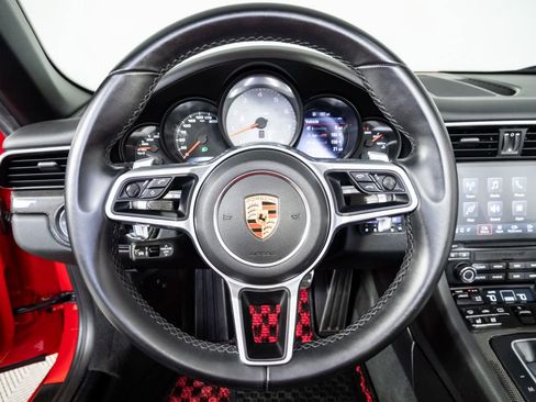 Used 2019 Porsche 911 Carrera S image 9