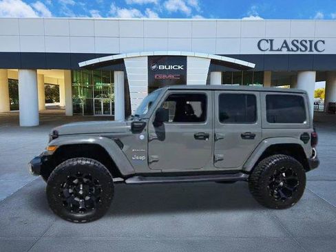 Used 2023 Jeep Wrangler Unlimited Sahara AWD/4WD image 4