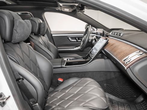 Used 2023 Mercedes-Benz Maybach S 680 4MATIC image 32