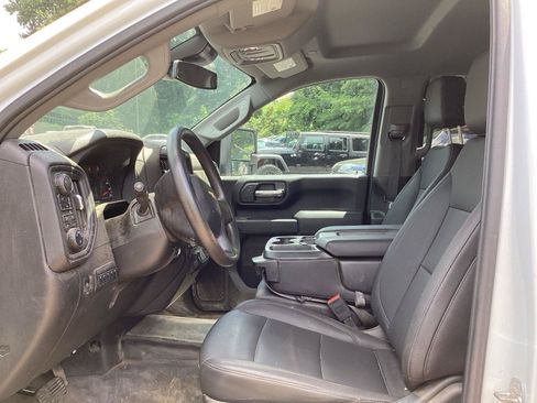 Used 2025 Chevrolet Silverado 3500 W/T AWD/4WD image 9
