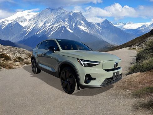 Used 2023 Volvo C40 P8 Recharge Ultimate image 7